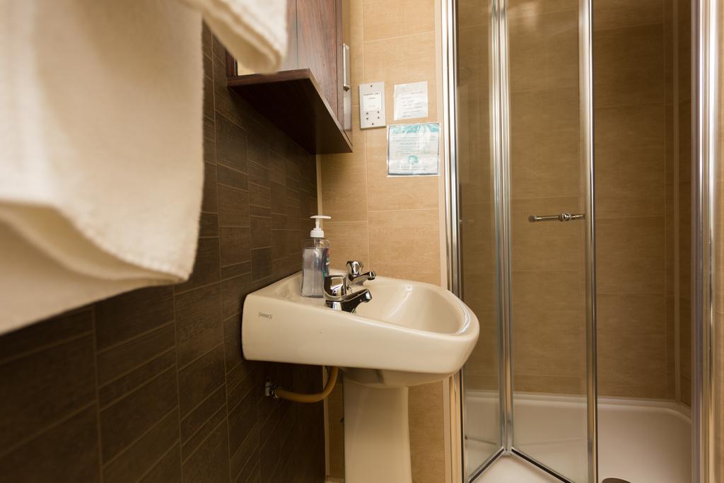 Fern Rock Bed And Breakfast Dromin エクステリア 写真