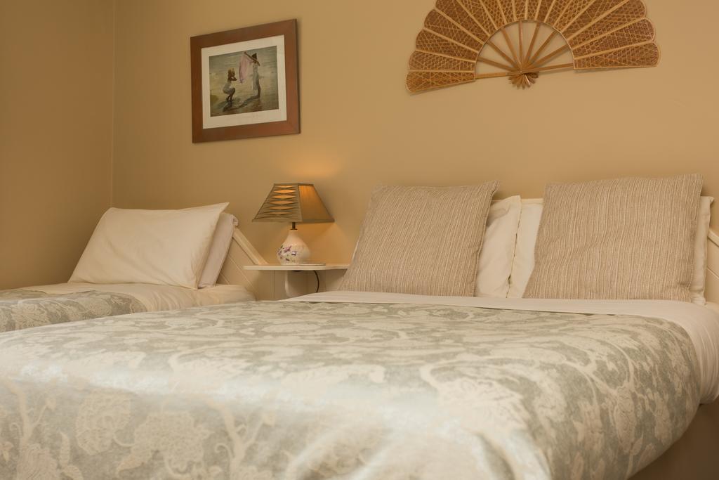 Fern Rock Bed And Breakfast Dromin エクステリア 写真