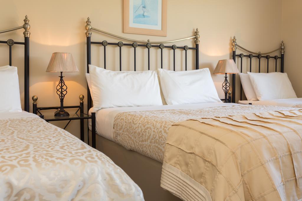 Fern Rock Bed And Breakfast Dromin エクステリア 写真